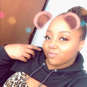 Meet your Posher, Dominique